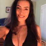Brunette Amateur Softcore – White Lingerie & Beach Photos