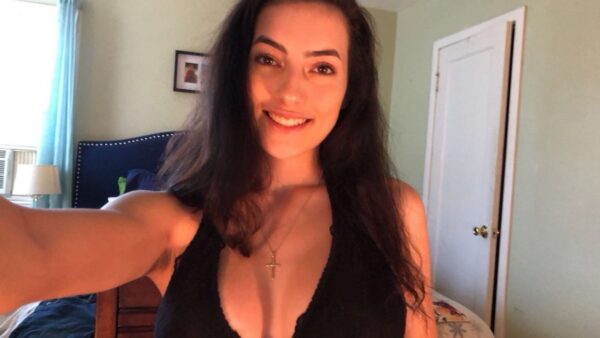 Brunette Amateur Softcore – White Lingerie & Beach Photos