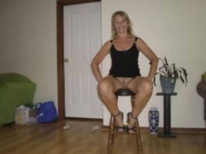 blonde milf nude photos amateur mature woman outdoor